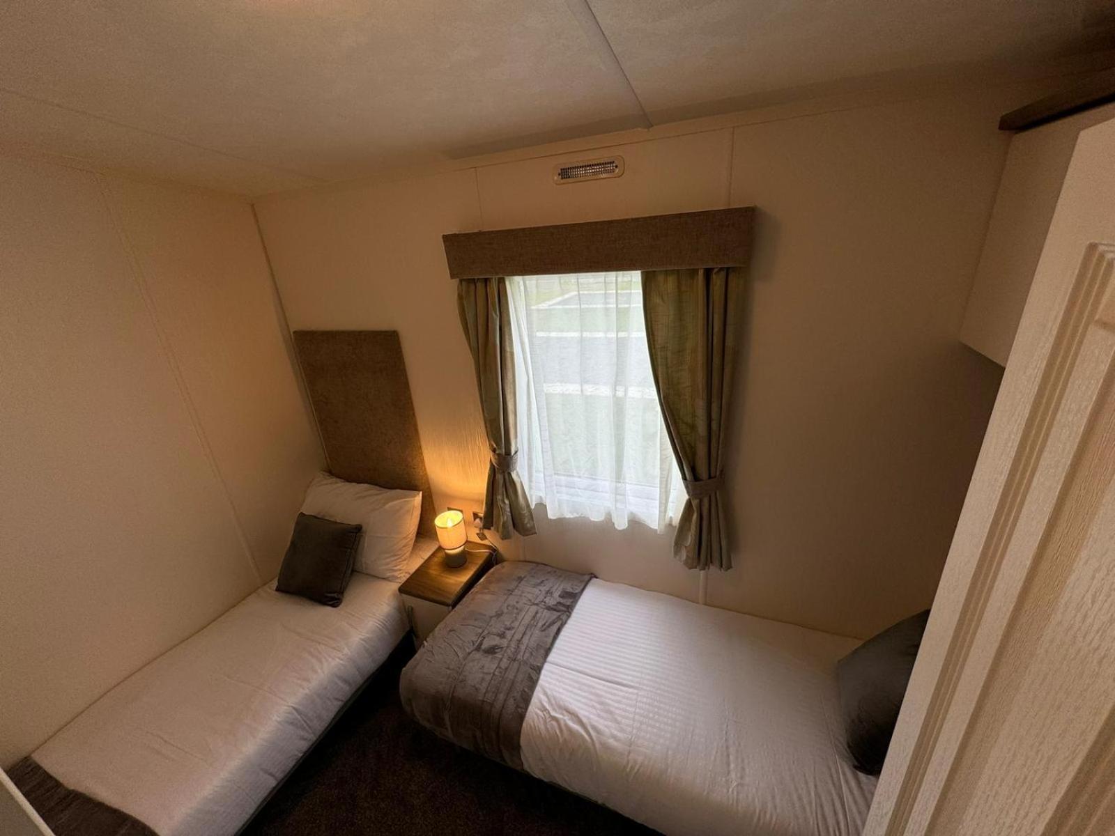 Golden Palm Resort Chapel Saint Leonards Bagian luar foto